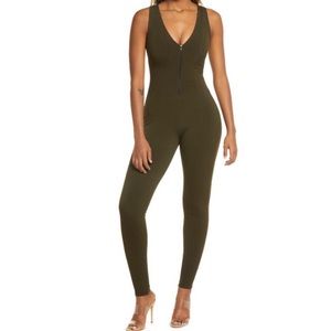 NWOT Naked Wardrobe Zipped Up Snatched Green Sleeveless V-Neck Jumpsuit XS